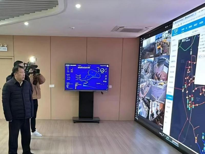 市長張君毅一行看望慰問燃?xì)夤ぷ魅藛T